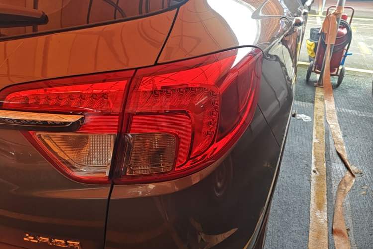 Used Buick Envision 2016 20T Two-Wheel-Drive Elite Model Right Rear Taillight