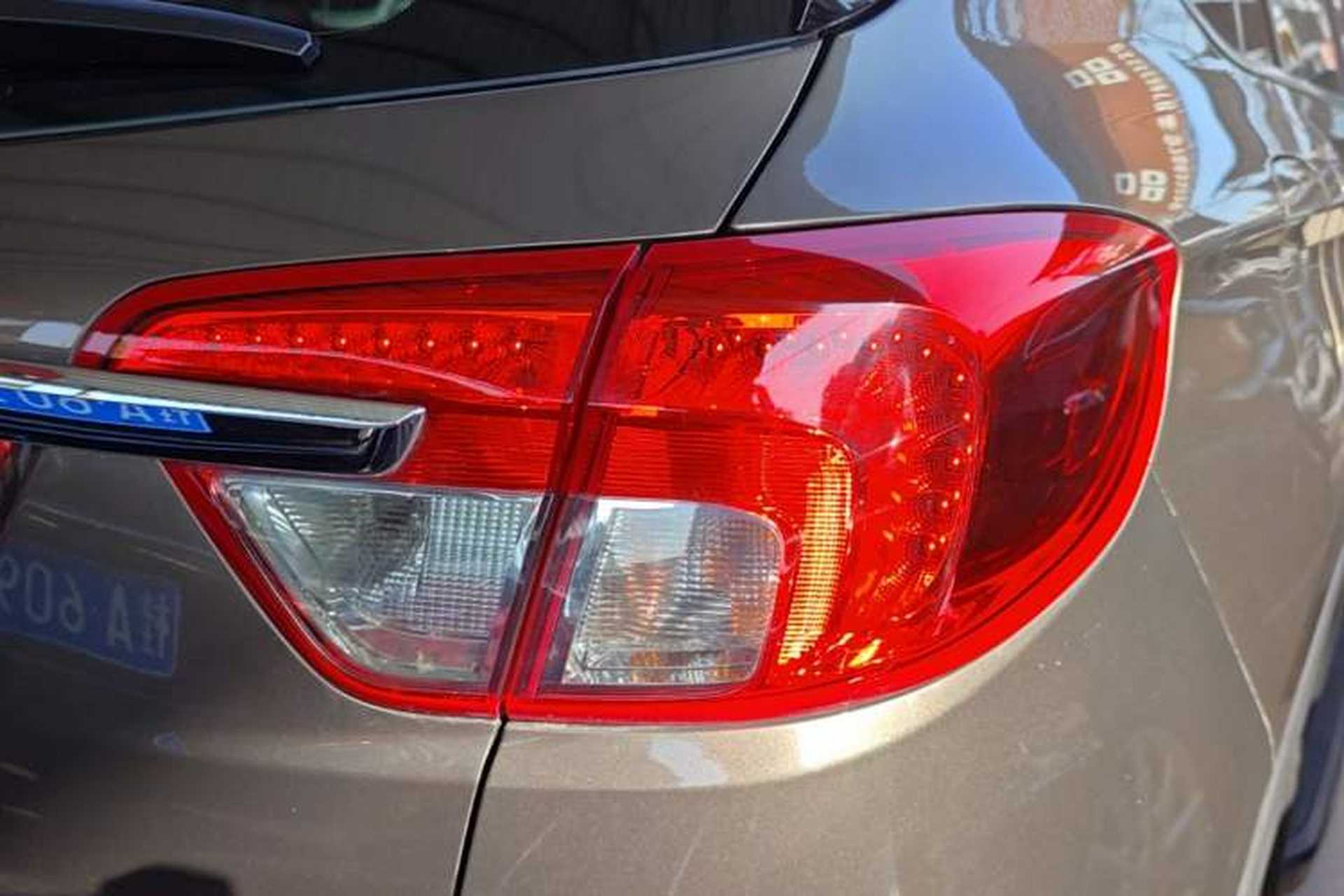 Used Buick Envision 2016 20T Two-Wheel-Drive Elite Model Right Rear Taillight