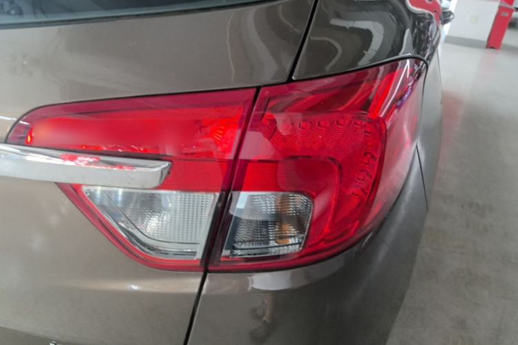 Used Buick Envision 2016 20T Two-Wheel-Drive Elite Model Right Rear Taillight
