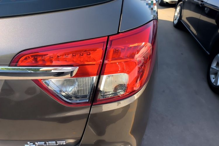 Used Buick Envision 2016 20T Two-Wheel-Drive Elite Model Right Rear Taillight