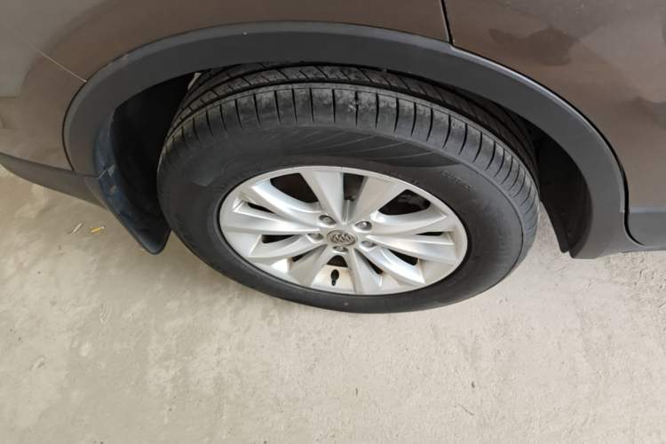 Used Buick Envision 2016 28T Four-Wheel Drive Elite Version Right Rear Wheel Hub
