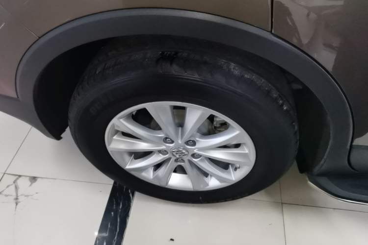 Used Buick Envision 2016 28T Four-Wheel Drive Elite Version Right Rear Wheel Hub