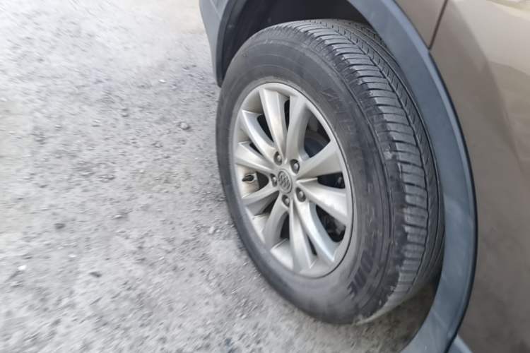 Used Buick Envision 2016 28T Four-Wheel Drive Elite Version Right Rear Wheel Hub