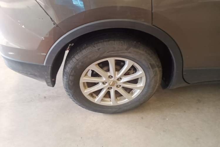 Used Buick Envision 2016 20T Two-Wheel Drive Leading Version Right Rear Wheel Hub