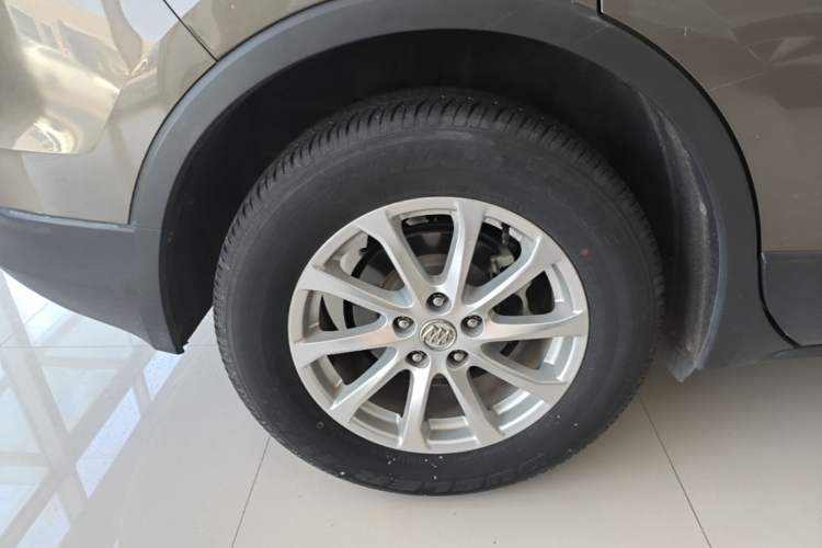 Used Buick Envision 2016 20T Two-Wheel Drive Leading Version Right Rear Wheel Hub
