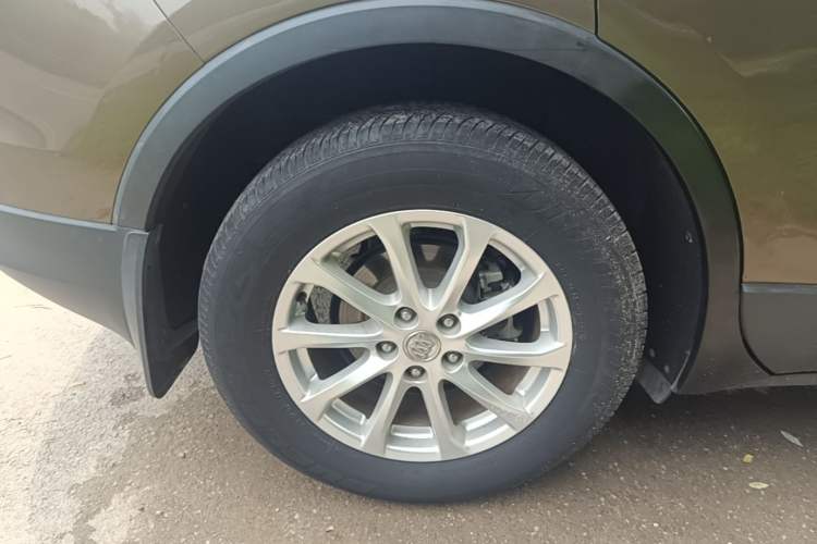 Used Buick Envision 2016 20T Two-Wheel-Drive Elite Model Right Rear Wheel Hub