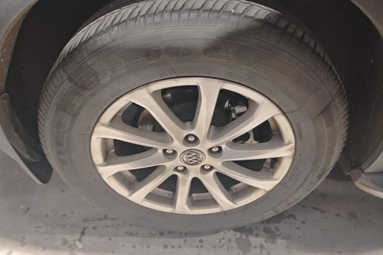 Used Buick Envision 2016 20T Two-Wheel Drive Leading Version Right Rear Wheel Hub