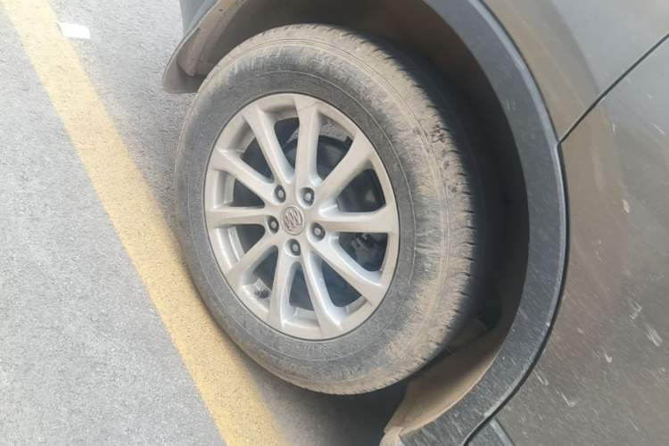 Used Buick Envision 2016 20T Two-Wheel-Drive Elite Model Right Rear Wheel Hub