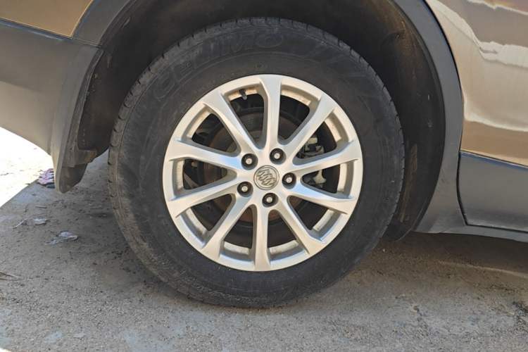 Used Buick Envision 2016 20T Two-Wheel-Drive Elite Model Right Rear Wheel Hub