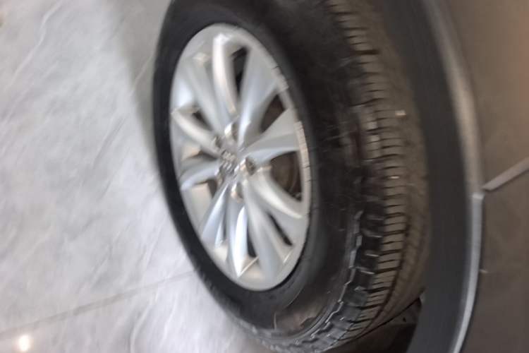 Used Buick Envision 2016 28T Four-Wheel Drive Luxury Model Right Rear Wheel Hub