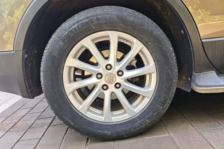 Used Buick Envision 2016 20T Two-Wheel Drive Leading Version Right Rear Wheel Hub