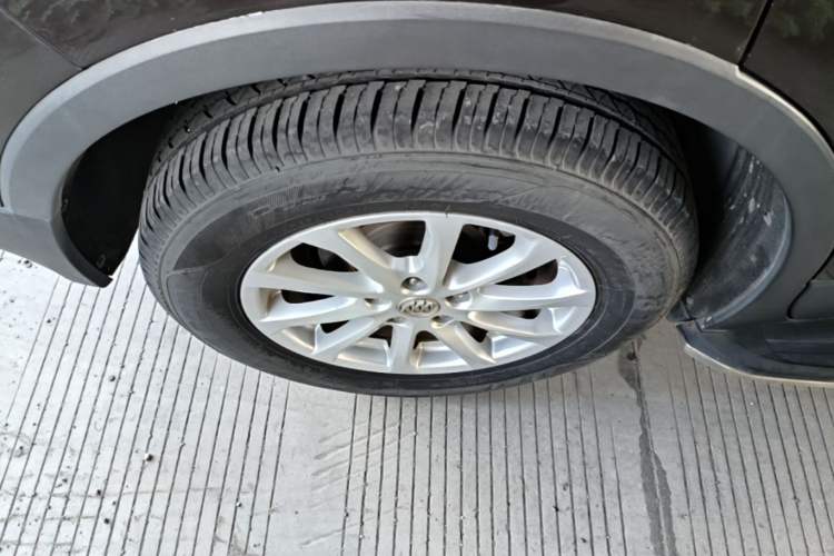 Used Buick Envision 2016 20T Two-Wheel-Drive Elite Model Right Rear Wheel Hub