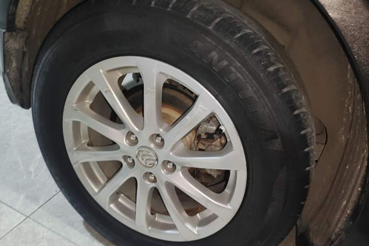 Used Buick Envision 2016 20T Two-Wheel-Drive Elite Model Right Rear Wheel Hub