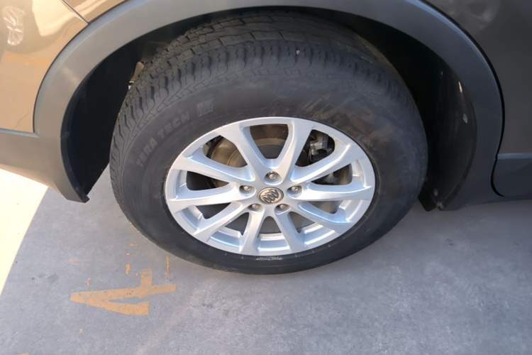 Used Buick Envision 2016 20T Two-Wheel-Drive Elite Model Right Rear Wheel Hub