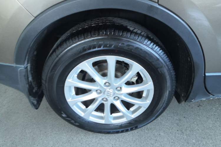 Used Buick Envision 2016 20T Two-Wheel Drive Leading Version Right Rear Wheel Hub