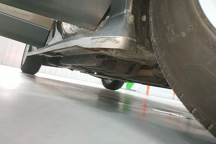 Used Buick Envision 2016 20T Two-Wheel-Drive Elite Model Right Side Sill