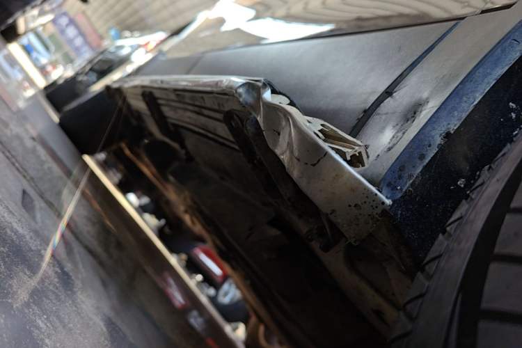 Used Buick Envision 2016 20T Two-Wheel-Drive Elite Model Right Side Sill