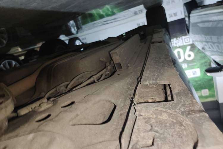 Used Buick Envision 2016 20T Two-Wheel-Drive Elite Model Right Side Sill