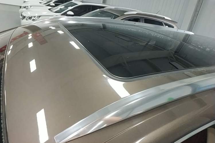 Used Buick Envision 2016 20T Two-Wheel-Drive Elite Model Roof