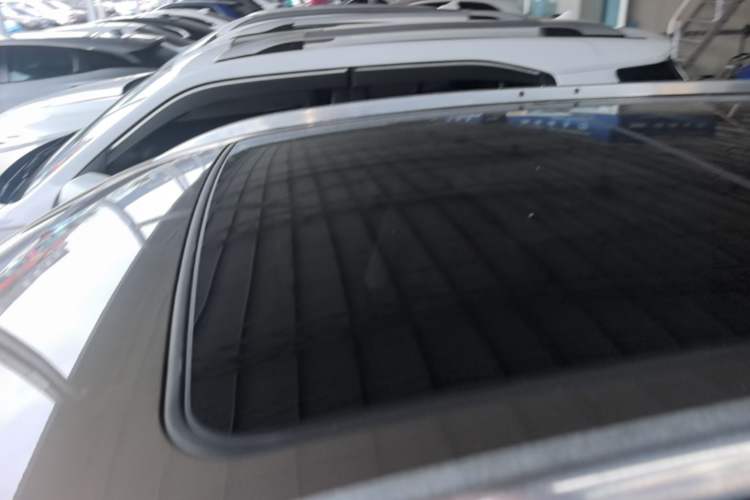Used Buick Envision 2016 28T Four-Wheel Drive Luxury Model Roof
