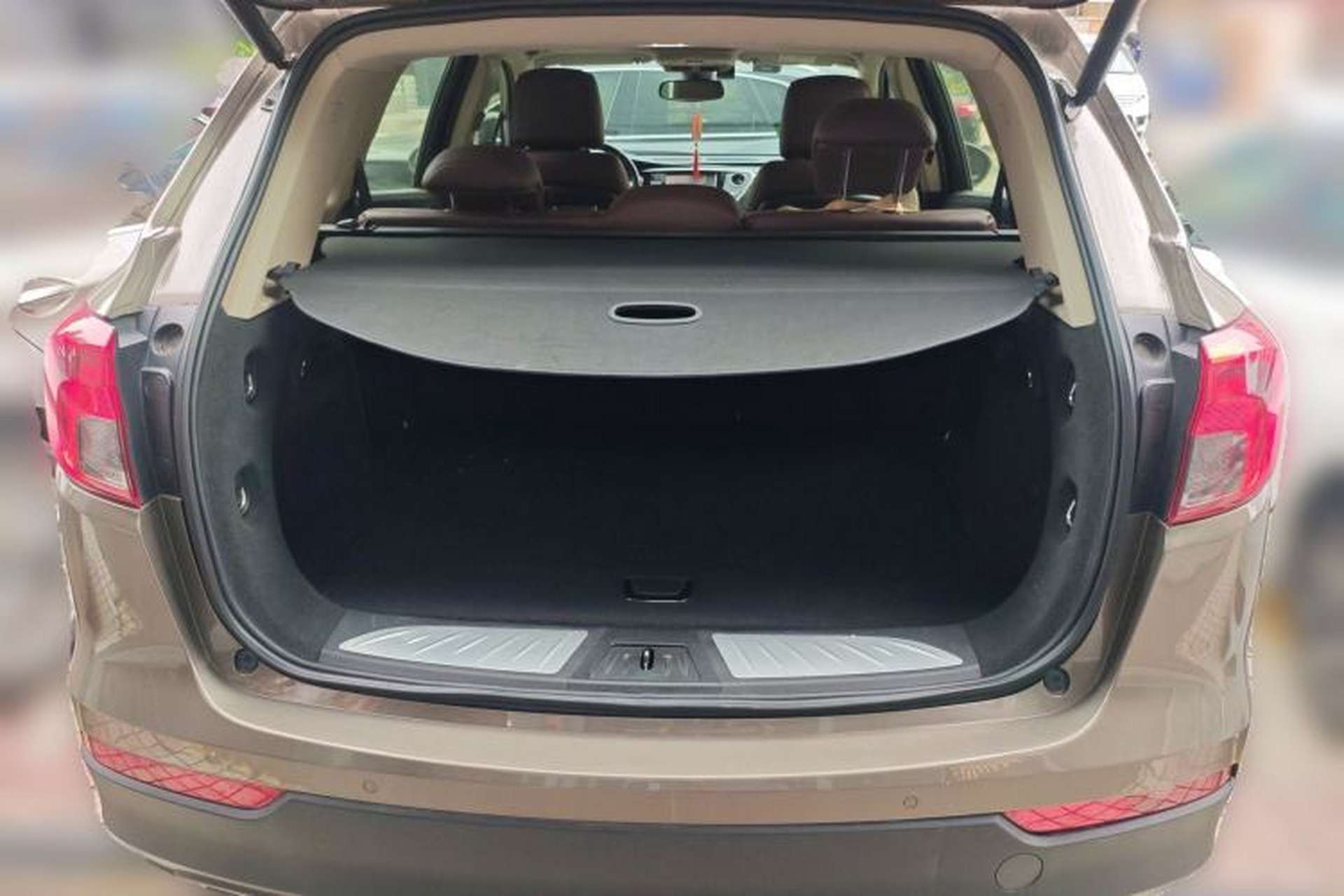 Used Buick Envision 2016 28T Four-Wheel Drive Luxury Model Trunk