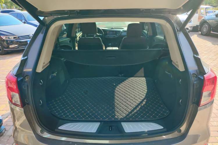 Used Buick Envision 2016 28T Four-Wheel Drive Luxury Model Trunk