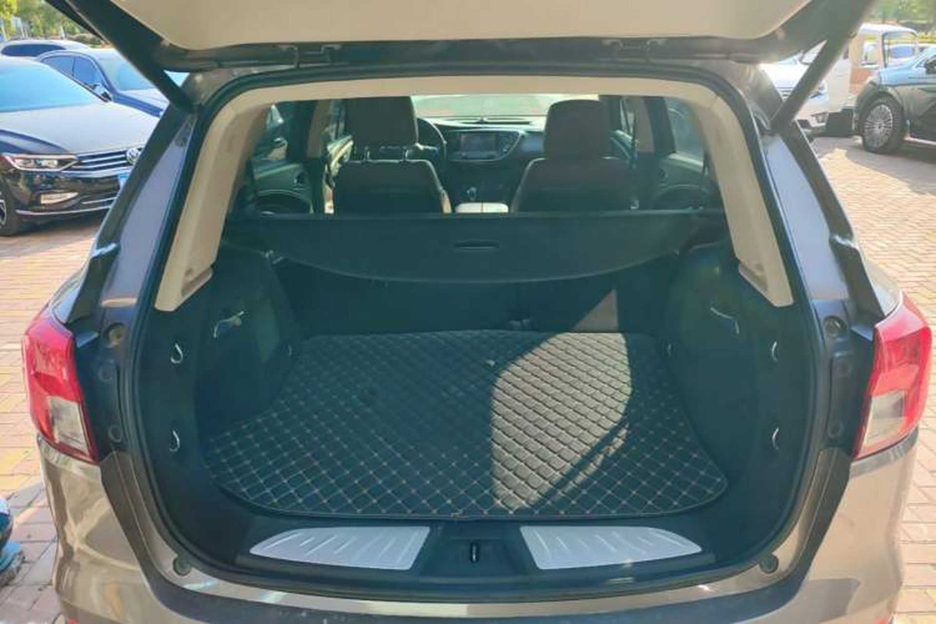 Used Buick Envision 2016 28T Four-Wheel Drive Luxury Model Trunk
