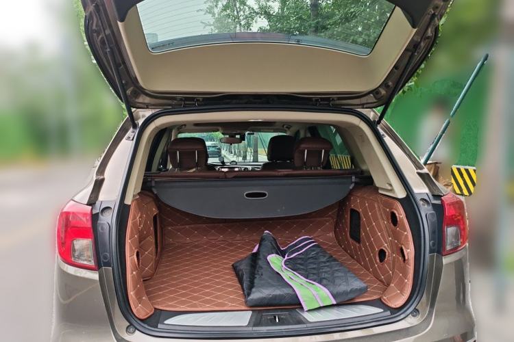 Used Buick Envision 2016 20T Two-Wheel-Drive Elite Model Trunk