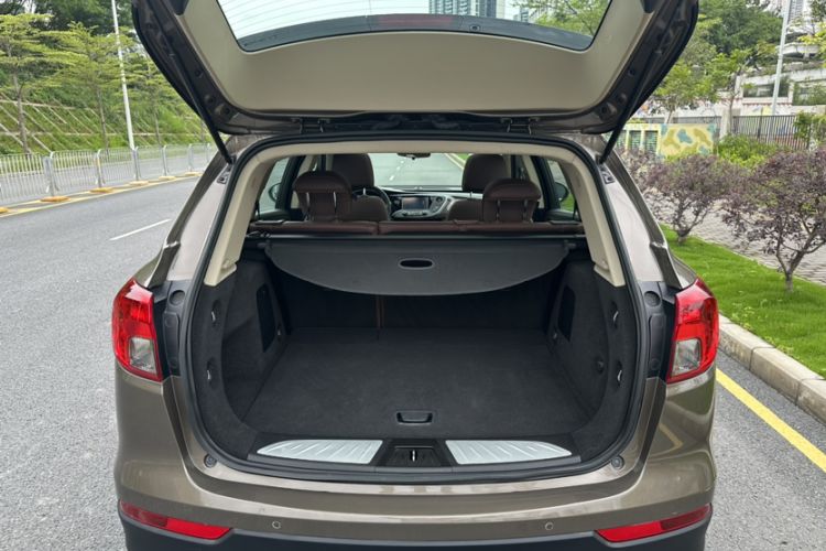 Used Buick Envision 2016 20T Two-Wheel-Drive Elite Model Trunk