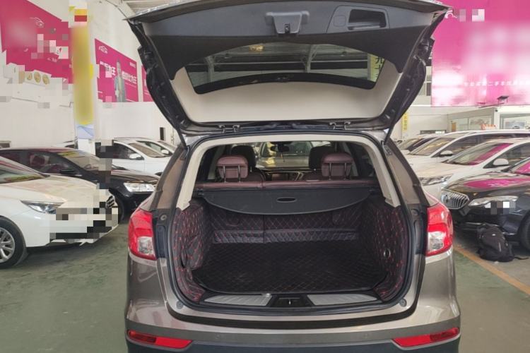 Used Buick Envision 2016 20T Two-Wheel-Drive Elite Model Trunk