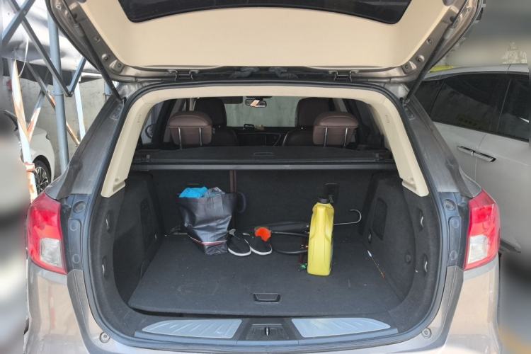 Used Buick Envision 2016 20T Two-Wheel-Drive Elite Model Trunk