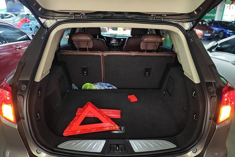 Used Buick Envision 2016 20T Two-Wheel-Drive Elite Model Trunk