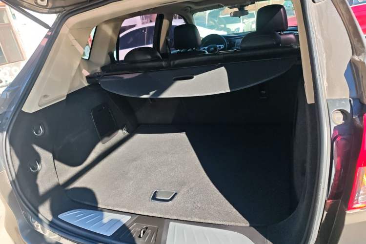 Used Buick Envision 2016 20T Two-Wheel-Drive Elite Model Trunk