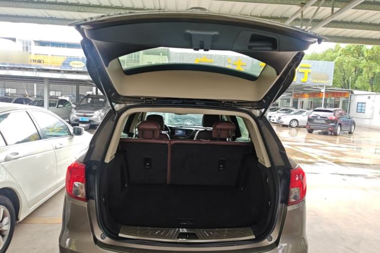 Used Buick Envision 2016 20T Two-Wheel-Drive Elite Model Trunk