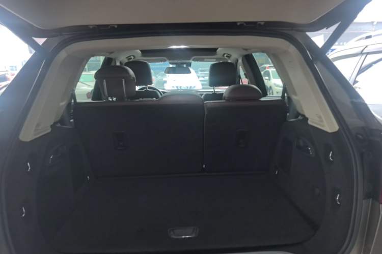 Used Buick Envision 2016 28T Four-Wheel Drive Luxury Model Trunk