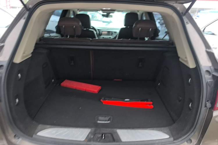 Used Buick Envision 2016 20T Two-Wheel-Drive Elite Model Trunk