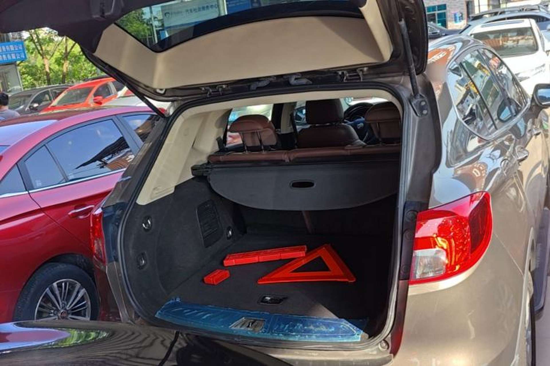 Used Buick Envision 2016 20T Two-Wheel-Drive Elite Model Trunk