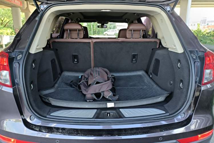 Used Buick Envision 2016 20T Two-Wheel-Drive Elite Model Trunk