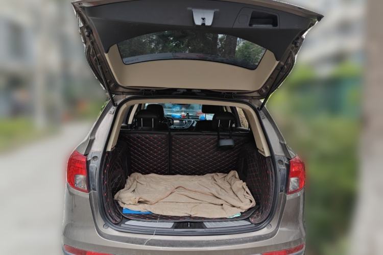 Used Buick Envision 2016 20T Two-Wheel-Drive Elite Model Trunk
