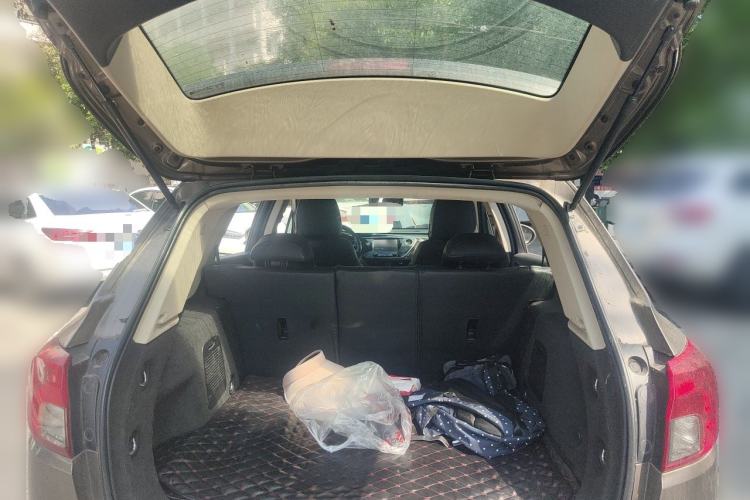 Used Buick Envision 2016 20T Two-Wheel-Drive Elite Model Trunk