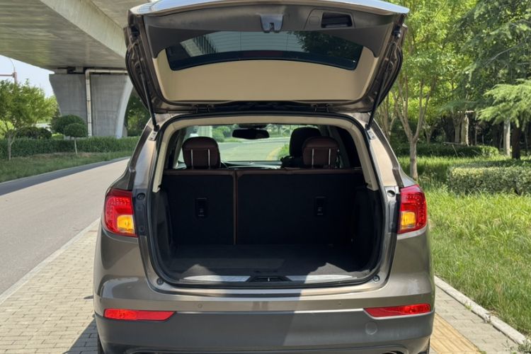 Used Buick Envision 2016 20T Two-Wheel-Drive Elite Model Trunk