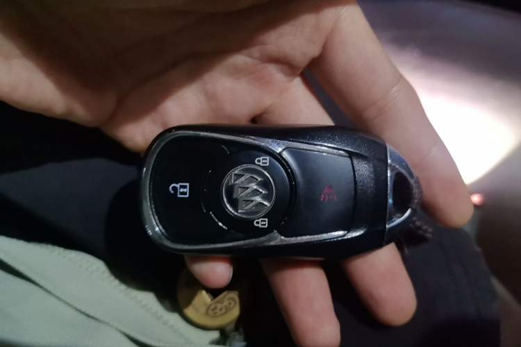 Used Buick Envision 2016 20T Two-Wheel-Drive Elite Model Vehicle Key