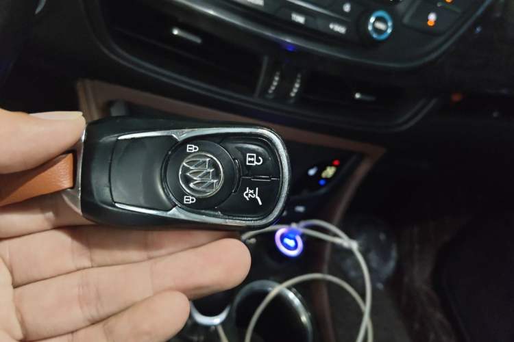 Used Buick Envision 2016 28T Four-Wheel Drive Luxury Model Vehicle Key