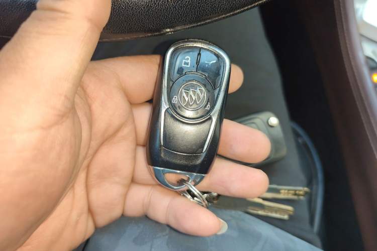 Used Buick Envision 2016 28T Four-Wheel Drive Luxury Model Vehicle Key