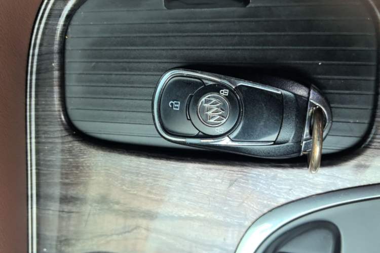 Used Buick Envision 2016 20T Two-Wheel-Drive Elite Model Vehicle Key