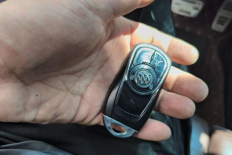 Used Buick Envision 2016 28T Four-Wheel Drive Luxury Model Vehicle Key