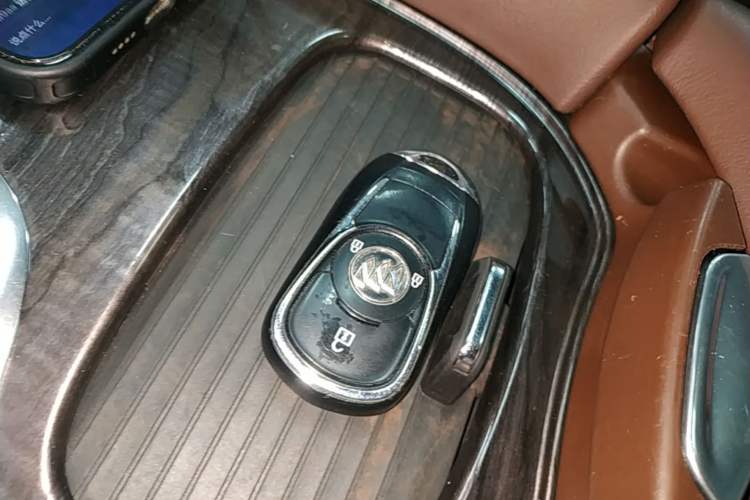 Used Buick Envision 2016 20T Two-Wheel-Drive Elite Model Vehicle Key