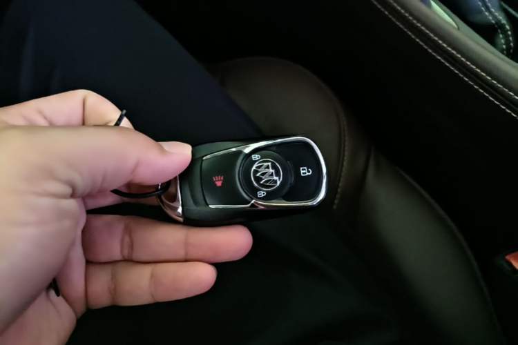 Used Buick Envision 2016 20T Two-Wheel-Drive Elite Model Vehicle Key