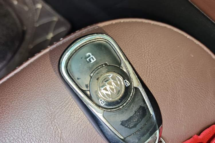 Used Buick Envision 2016 20T Two-Wheel-Drive Elite Model Vehicle Key