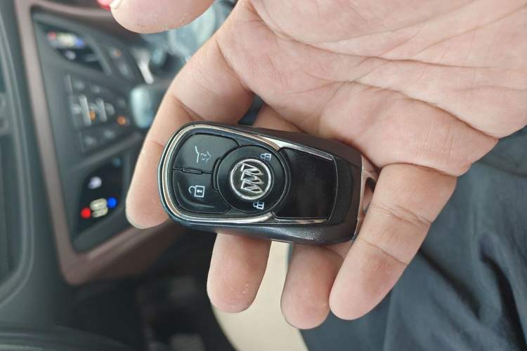 Used Buick Envision 2016 20T Two-Wheel-Drive Elite Model Vehicle Key